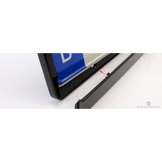 Schwarz glänzender Kennzeichenhalter in Klavierlack-Optik, 4,95 €
